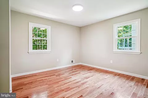 8108 Kings Point Ct, Springfield, VA 22153 photo 25