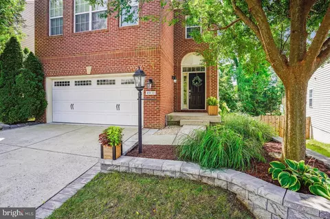 8011 Annette Dr, Lorton, VA 22079