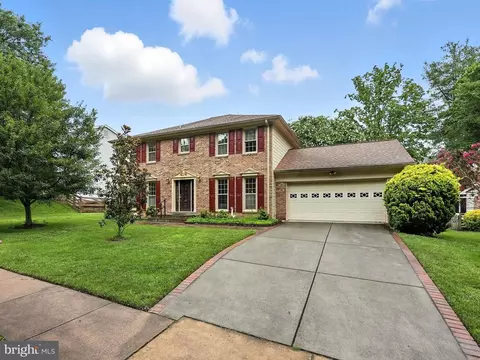 7013 Hundsford Ln, Springfield, VA 22153