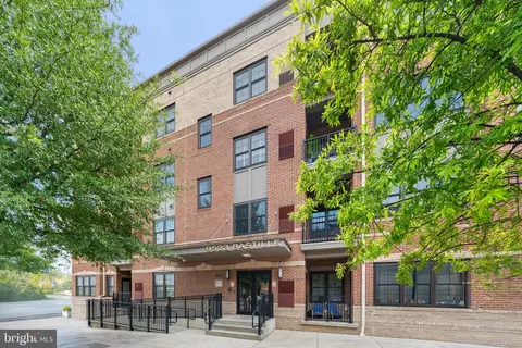 9523 Bastille St #305, Fairfax, VA 22031