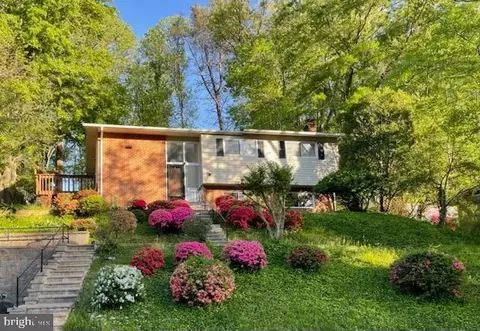 7826 Glenister Dr, Springfield, VA 22152