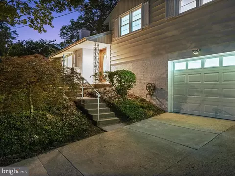 Exterior - 6303 Julian St, Springfield, VA 22150 photo 17 of 20