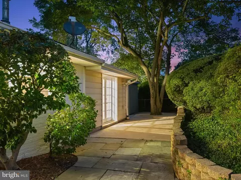 Exterior - 6303 Julian St, Springfield, VA 22150 photo 19 of 20