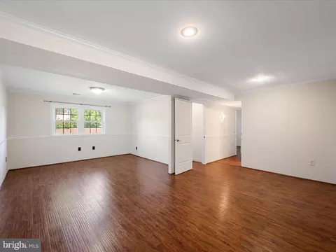 855 Park Ave, Herndon, VA 20170 photo 27