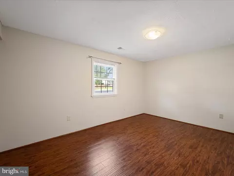 855 Park Ave, Herndon, VA 20170 photo 28