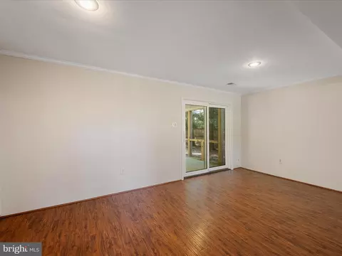 855 Park Ave, Herndon, VA 20170 photo 26