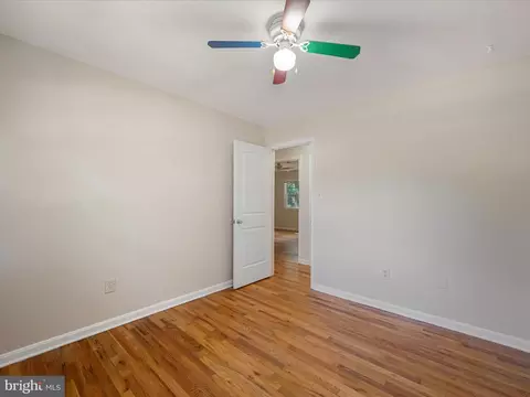 855 Park Ave, Herndon, VA 20170 photo 25