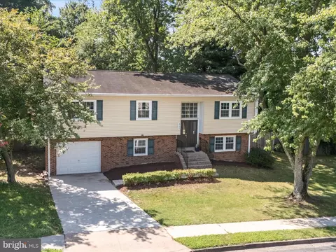 855 Park Ave, Herndon, VA 20170 photo 5