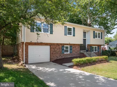 855 Park Ave, Herndon, VA 20170 photo 2