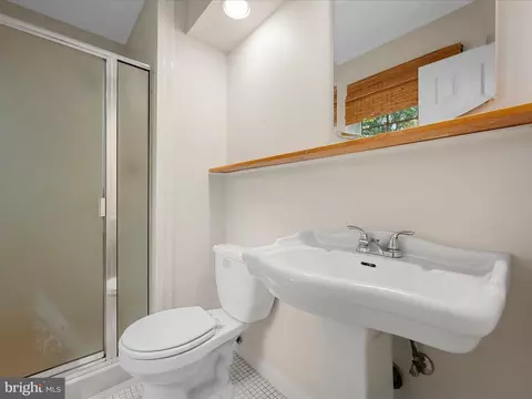 855 Park Ave, Herndon, VA 20170 photo 21