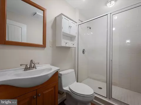 855 Park Ave, Herndon, VA 20170 photo 30