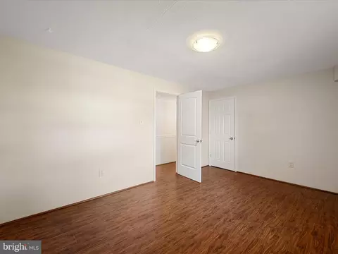 855 Park Ave, Herndon, VA 20170 photo 29