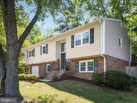 855 Park Ave, Herndon, VA 20170 photo 3