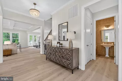 Entry Way - 1314 Macbeth St, Mclean, VA 22102 photo 5 of 28