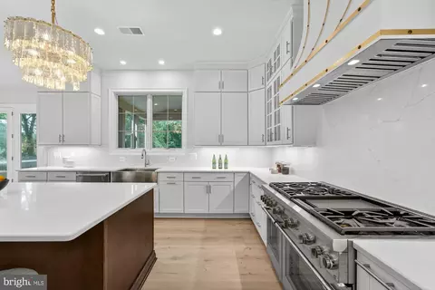Kitchen - 1314 Macbeth St, Mclean, VA 22102 photo 6 of 7
