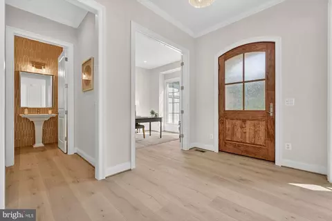 Entry Way - 1314 Macbeth St, Mclean, VA 22102 photo 2 of 28