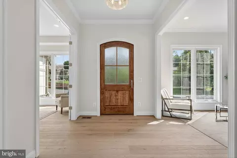 Entry Way - 1314 Macbeth St, Mclean, VA 22102 photo 3 of 28