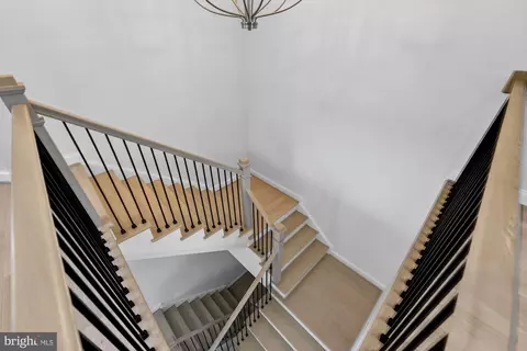 Entry Way - 1314 Macbeth St, Mclean, VA 22102 photo 16 of 28