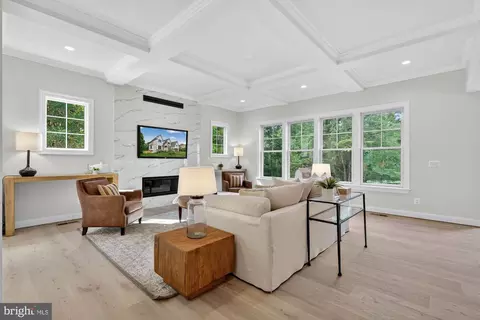 Living - 1314 Macbeth St, Mclean, VA 22102 photo 3 of 4