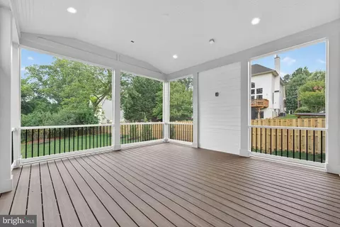 Exterior - 1314 Macbeth St, Mclean, VA 22102 photo 5 of 11