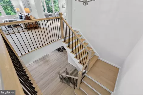 Entry Way - 1314 Macbeth St, Mclean, VA 22102 photo 15 of 28