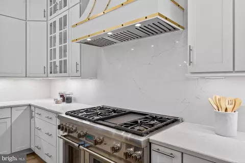 Kitchen - 1314 Macbeth St, Mclean, VA 22102 photo 7 of 7