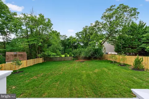 Exterior - 1314 Macbeth St, Mclean, VA 22102 photo 9 of 11
