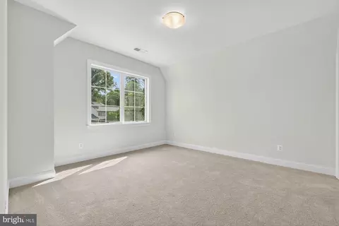 Bedroom - 1314 Macbeth St, Mclean, VA 22102 photo 6 of 8