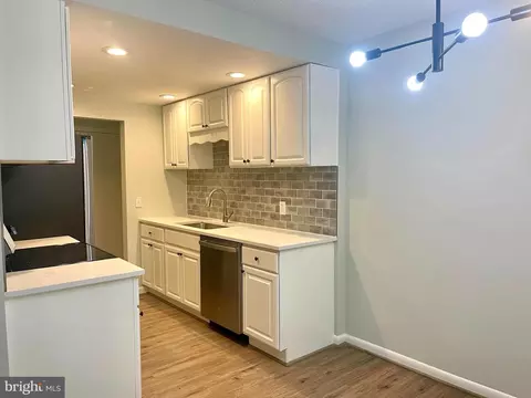 Kitchen - 2233 Castle Rock Sq #2B, Reston, VA 20191 photo 2 of 4