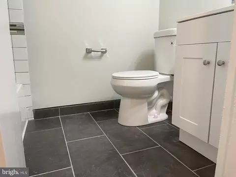 Bath - 2233 Castle Rock Sq #2B, Reston, VA 20191 photo 2 of 2