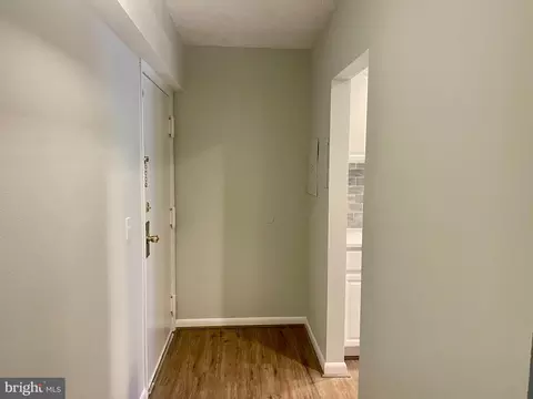 Entry Way - 2233 Castle Rock Sq #2B, Reston, VA 20191 photo 2 of 3