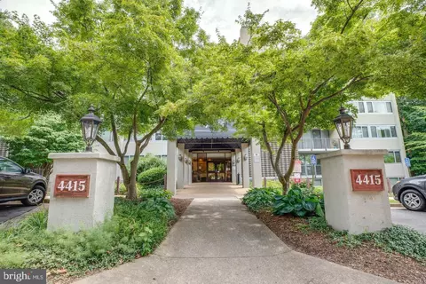 4415 Briarwood Ct N #22, Annandale, VA 22003
