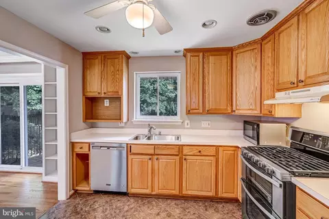 7312 Dunston St, Springfield, VA 22151 photo 11