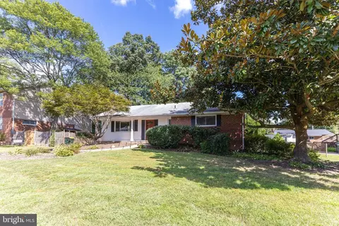 7312 Dunston St, Springfield, VA 22151 photo 2