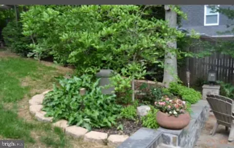 Exterior - 8690 Young Ct, Springfield, VA 22153 photo 6 of 16