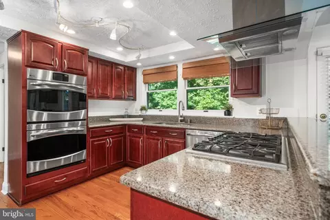 Kitchen - 8690 Young Ct, Springfield, VA 22153 photo 4 of 4