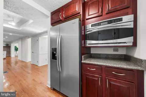 Entry Way - 8690 Young Ct, Springfield, VA 22153 photo 3 of 5
