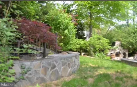 Exterior - 8690 Young Ct, Springfield, VA 22153 photo 5 of 16