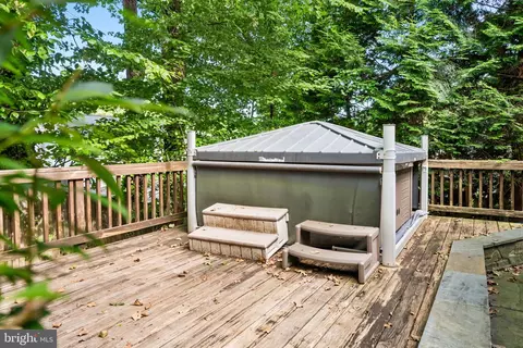Exterior - 8690 Young Ct, Springfield, VA 22153 photo 16 of 16