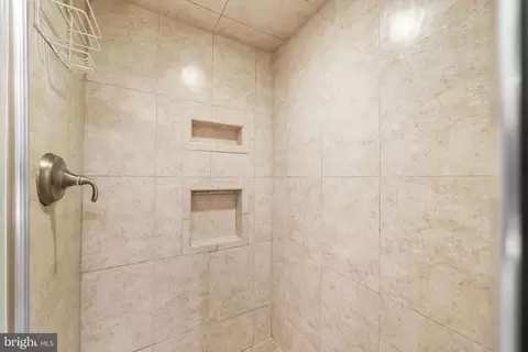 Bath - 8690 Young Ct, Springfield, VA 22153 photo 4 of 4