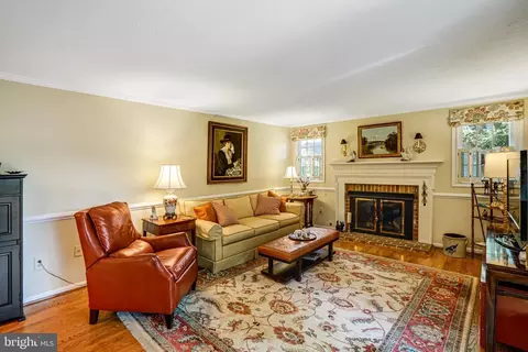 Living - 9403 Onion Patch Dr, Burke, VA 22015 photo 2 of 2