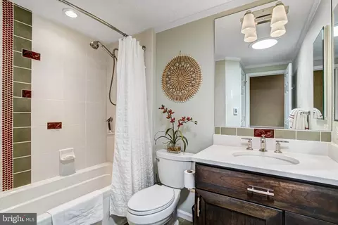 Bath - 9403 Onion Patch Dr, Burke, VA 22015 photo 4 of 6