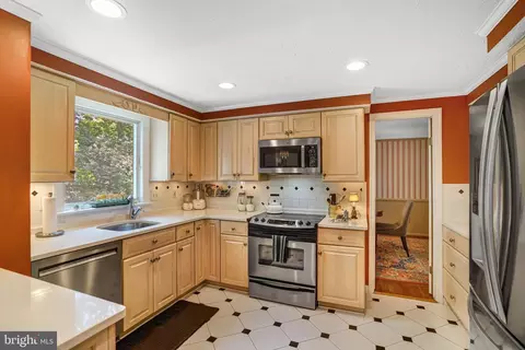 Kitchen - 9403 Onion Patch Dr, Burke, VA 22015 photo 2 of 5