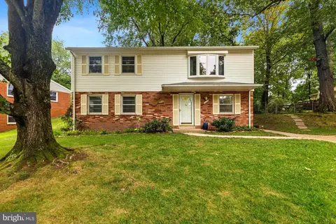 13719 Mcgill Dr, Chantilly, VA 20151
