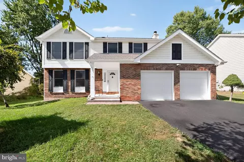 3841 Beech Down Dr, Chantilly, VA 20151 photo 1