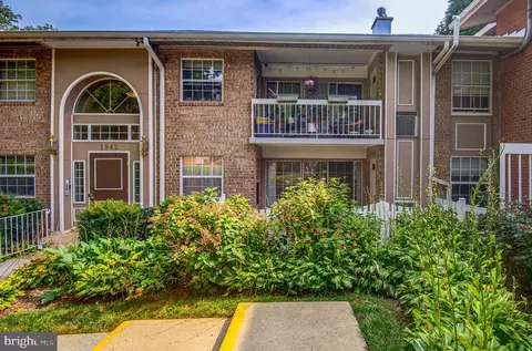 1942 Kennedy Dr #104, Mclean, VA 22102