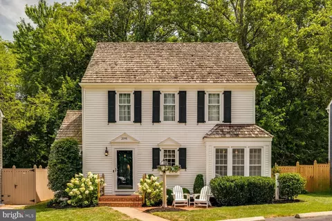 2091 Cobblestone Ln, Reston, VA 20191