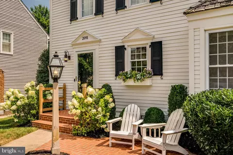 Exterior - 2091 Cobblestone Ln, Reston, VA 20191 photo 3 of 5
