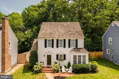 Exterior - 2091 Cobblestone Ln, Reston, VA 20191 photo 5 of 5