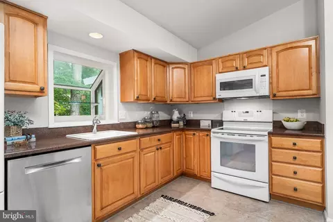 7509 Cervantes Ct, Springfield, VA 22153 photo 14